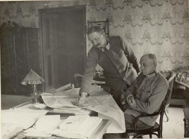 Gen.-Józef-Roth-von-Limanowa-Lapanow-z-Ppłk.-Langerem-w-mieście-Bruneck-1916-Źródło-Bildarchiv-Austria.jpg