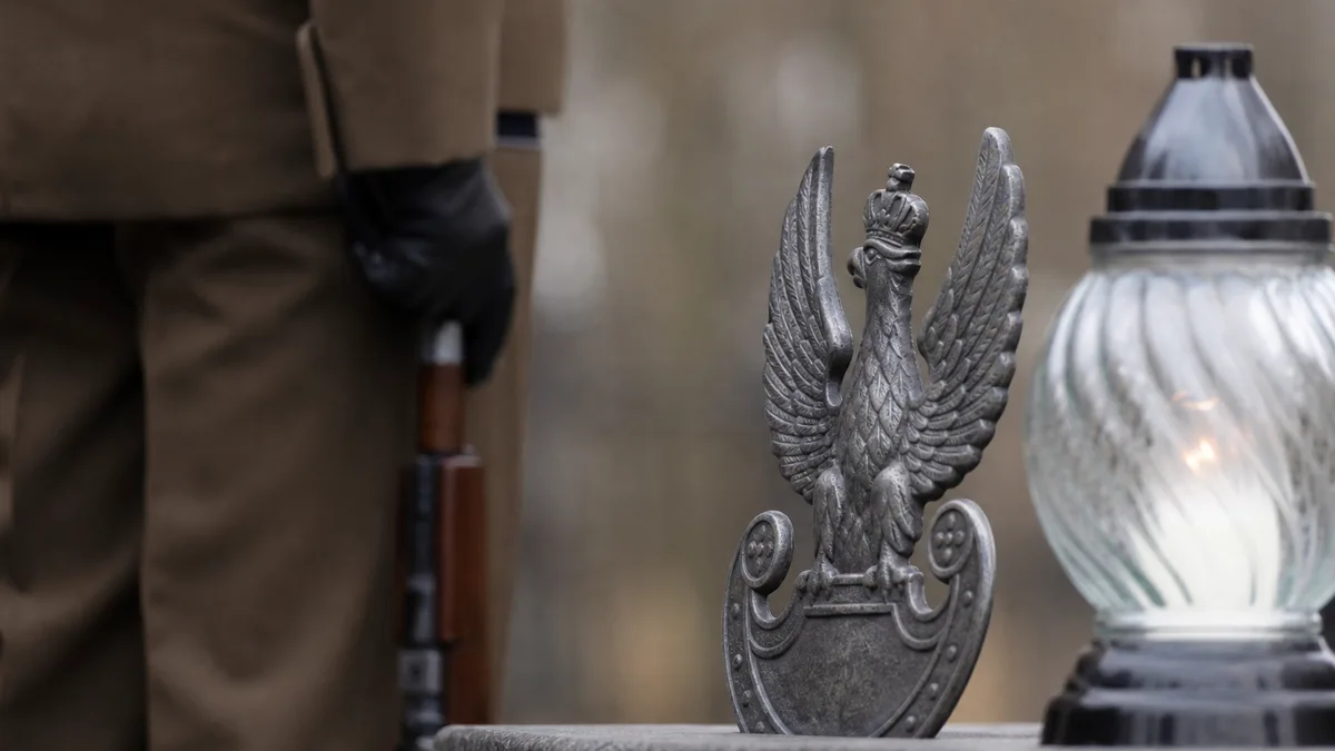 Wojskowa asysta i salwa honorowa. Tak uczczono pamięć poległych w Kasinie Wielkiej