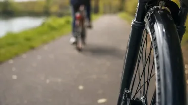 Czerwony szlak omija ruchliwą drogę. Zmiana trasy w Kasinie Wielkiej