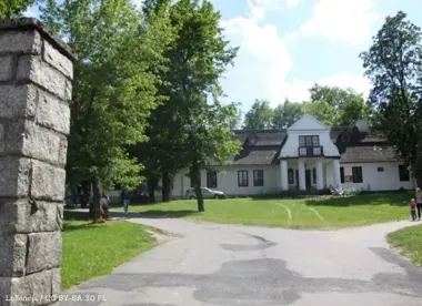 Spotkanie Miłośników Beskidów w Siekierczynie - kapela, konie i świąteczny jarmark