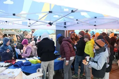 Deszcz nie zatrzymał uczniów, którzy ruszyli sprzątać Limanową