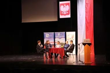 Młodzi wzięli patriotyzm na nowo. W Limanowej padły ważne pytania
