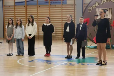 Limanowska Trójka świętowała z patronem w tle i ważnymi rocznicami