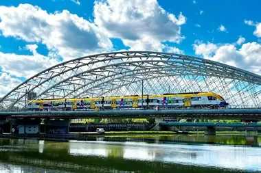 Pociąg za złotówkę i rodzinne zniżki. Małopolska szykuje czerwcowe okazje