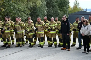 Dwa kilometry linii gaśniczej. Strażacy z Limanowej ćwiczyli w kamieniołomie