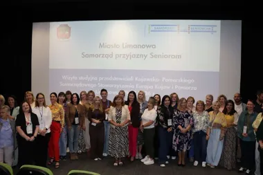 Senioralne rozwiązania pod lupą w Limanowej. Goście z Torunia wrócili z notatkami
