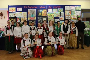 W Łostówce dziecięcy gwar i regionalna literatura przyciągnęły 172 uczniów