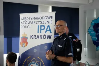 Dwa punkty przewagi i pierwsze miejsce - policjanci z Limanowej jadą do Słupska